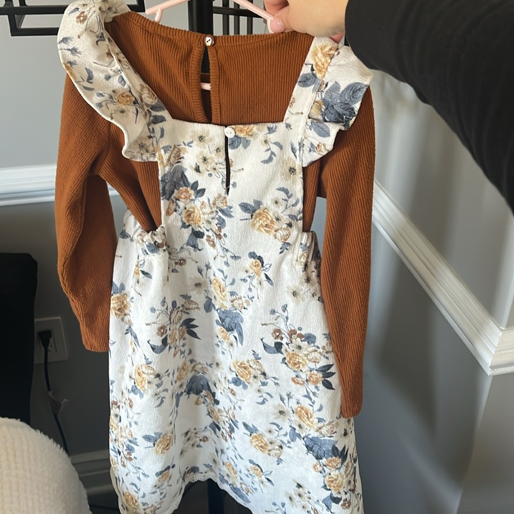 Little girls dress - Picture 3 of 3